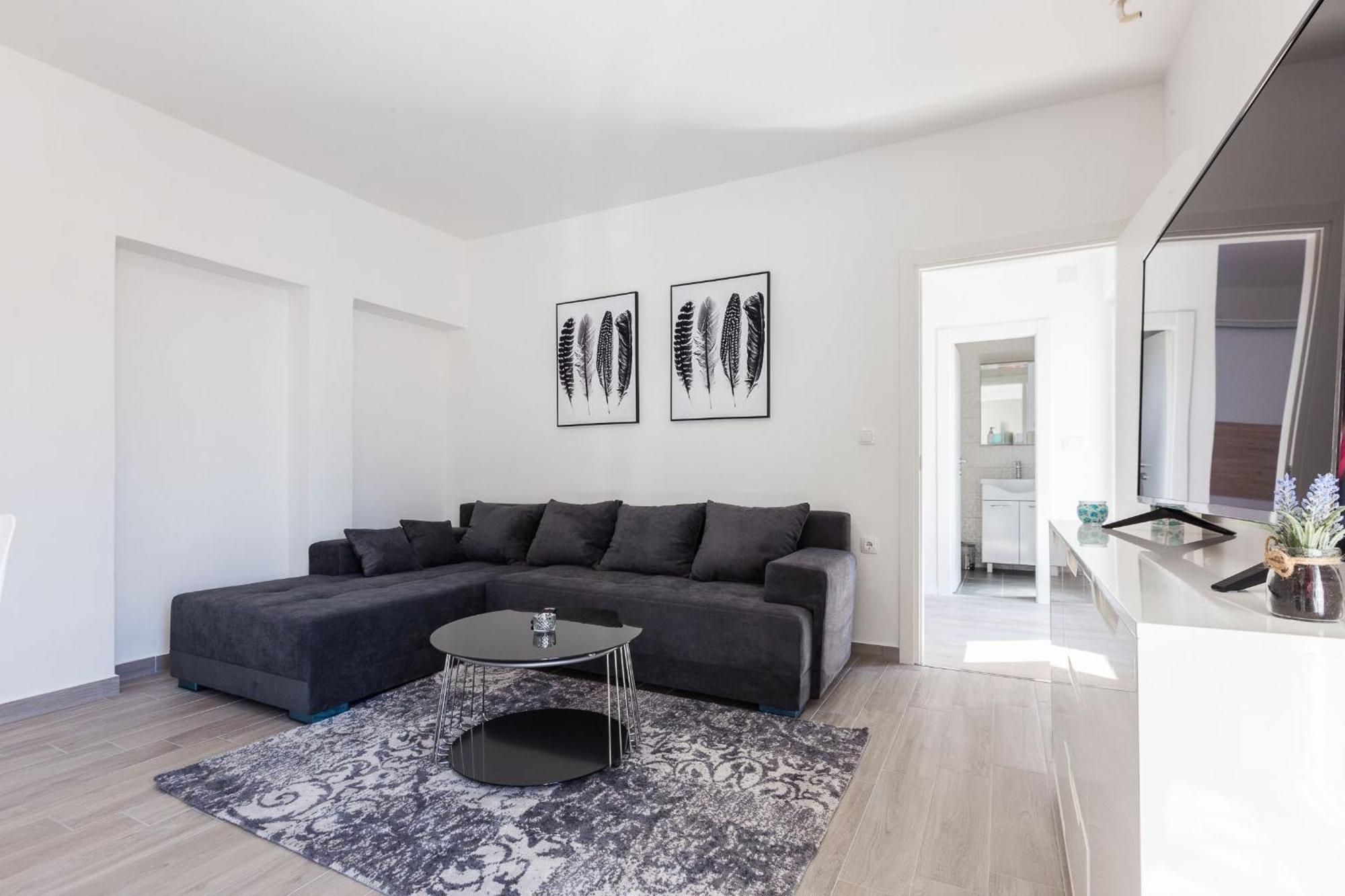 Nikola Free Parking Bbq Apartment